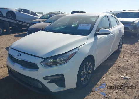 2021 Kia Forte Lxs z USA, uszkodzony, nr VIN 3KPF24AD4ME271024
